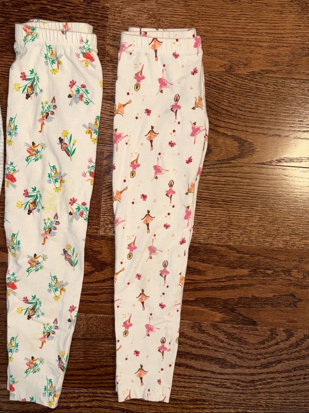5t girls bundle of 5 leggings from Old Navy. Stripes, floral, ballerina, unicorn
